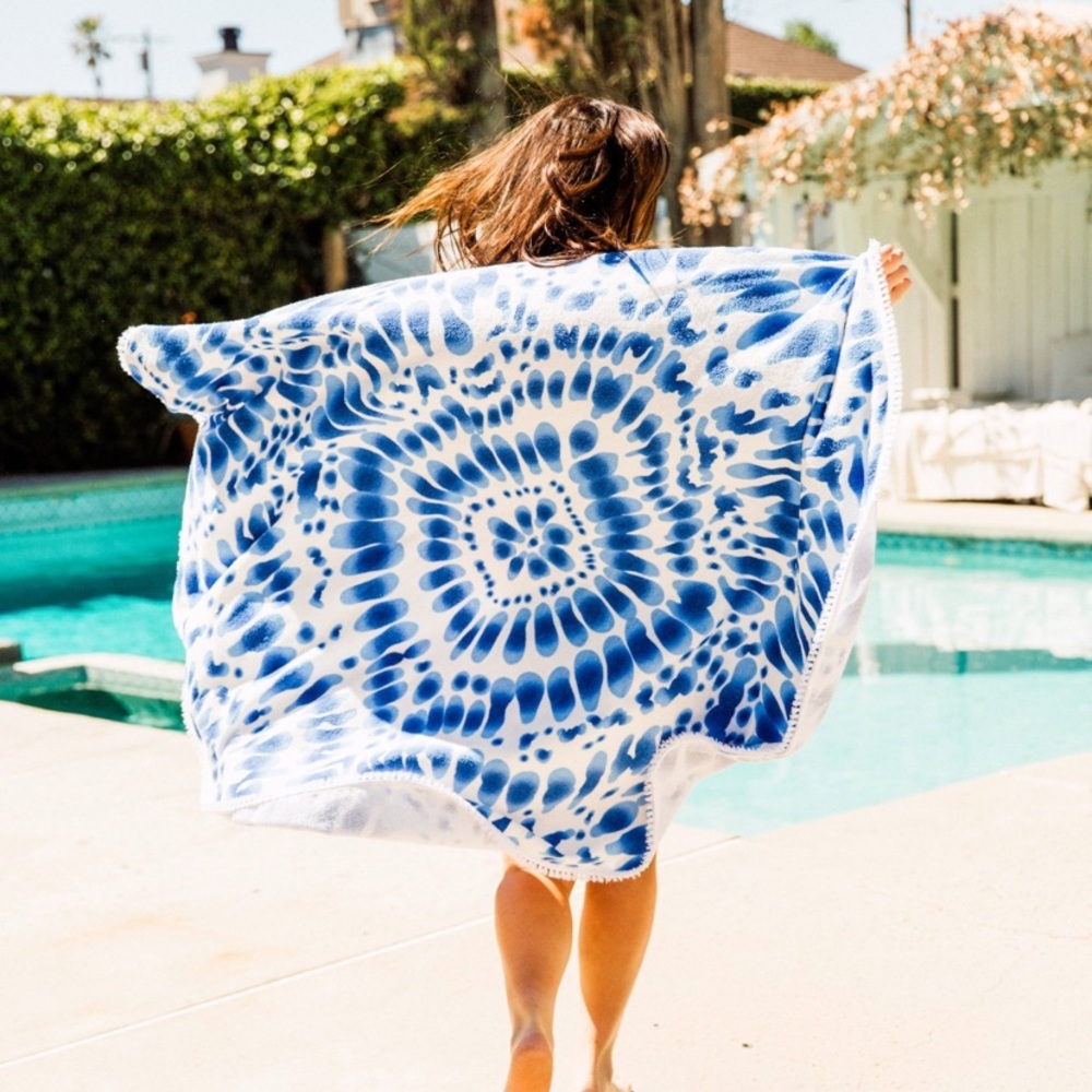 New Enchante Home Indigo Blue Tie-Dye Round Turkish Beach Towel
